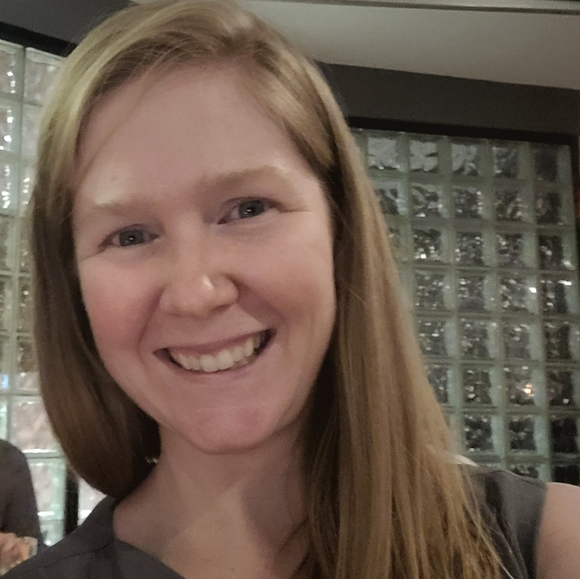 Meet your Posher, Jessica - Picture 1 of 1